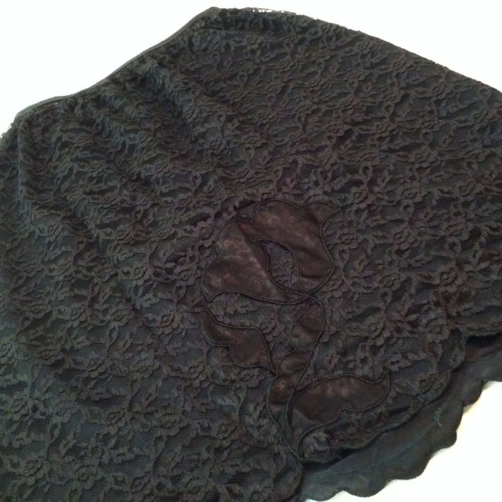 Vintage 70s-80s Lingerie Half Slip Skirt -M Scalloped Lace Layer Applique Nylon